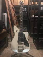 Load image into Gallery viewer, Duesenberg Paloma White