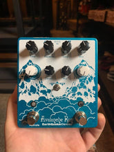 Load image into Gallery viewer, EarthQuaker Devices Avalanche Run (Stereo Delay &amp; Reverb) V2 *Gently Used Mint condition

